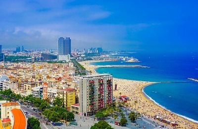 Barcelona beach line
